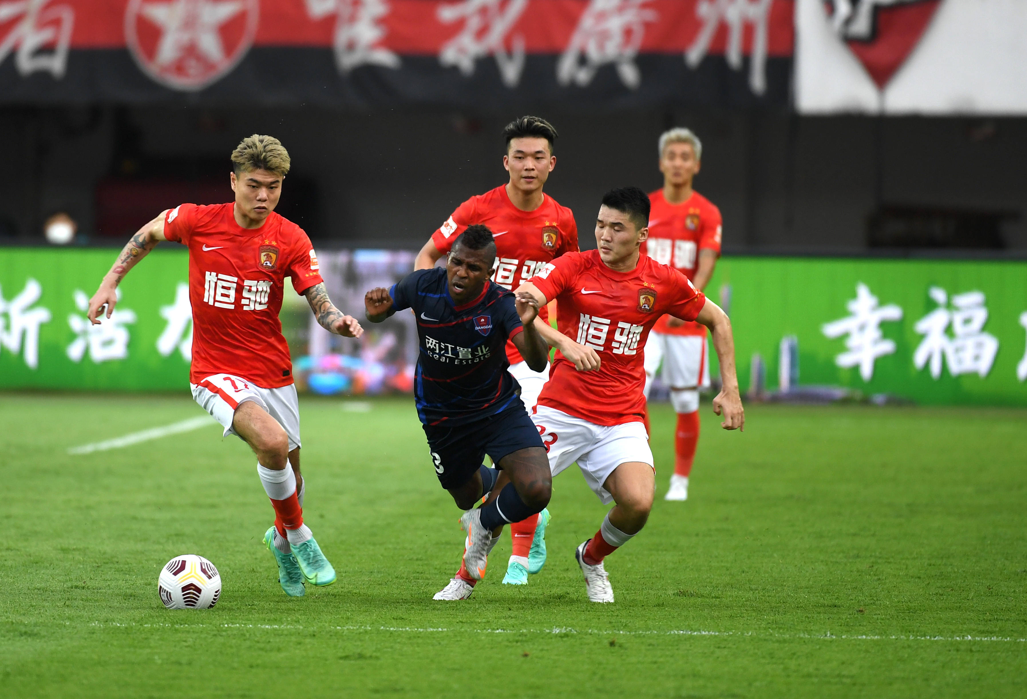 金年会体育里程碑夜广州队扳平良机,欧联清晨刷纪录,悬念犹存,球探报告显示潜力的简单介绍